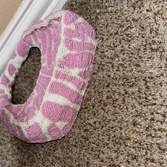 Pink and White Beaded Patterned Handbag - Picture 4 of 7